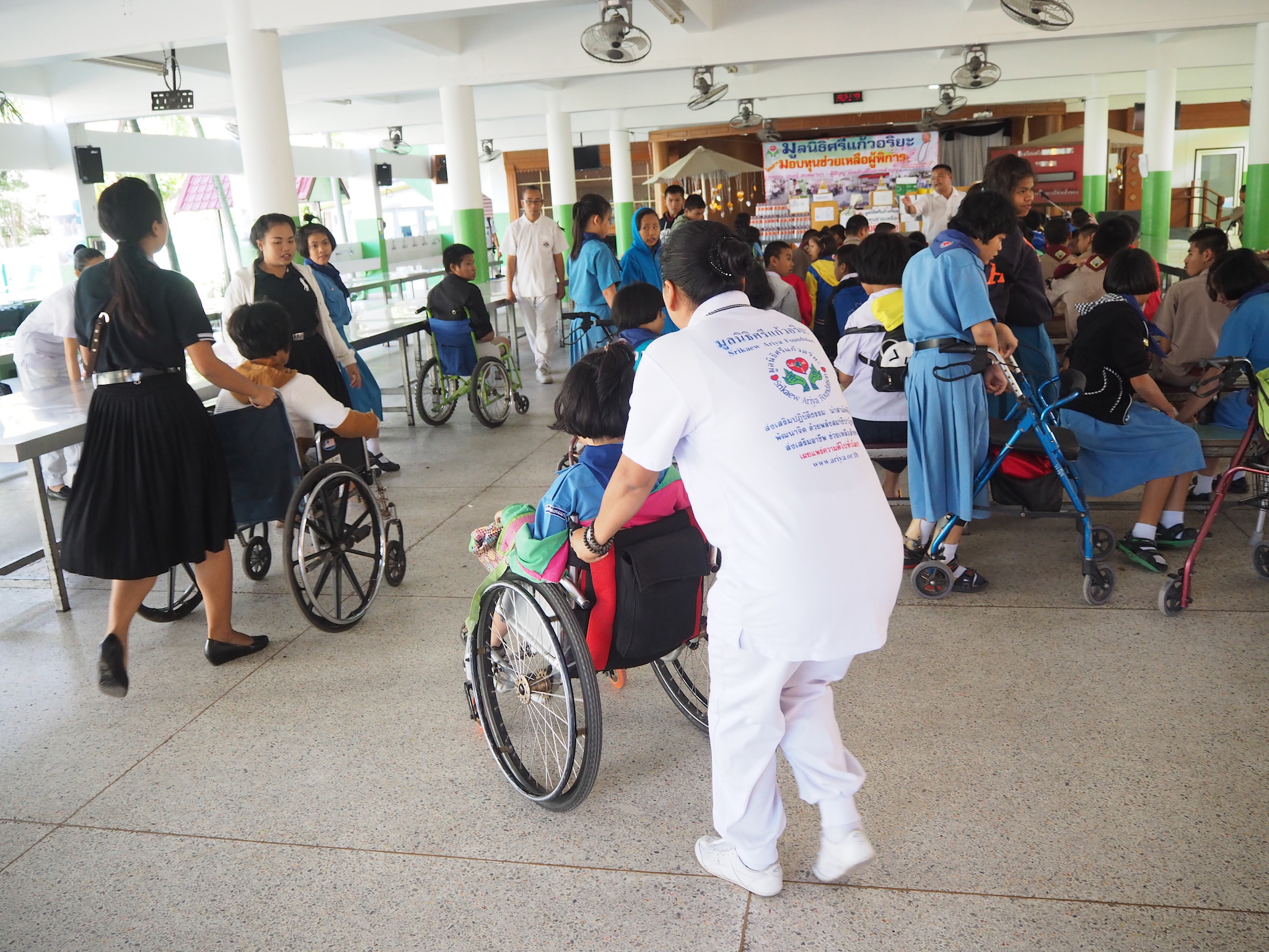 โครงการมอบทุนช่วยเหลือผู้พิการ วันที่  4 มกราคม 2560 ณ โรงเรียนศรีสังวาลย์ขอนแก่น อ.เมืองขอนแก่น จ.ขอนแก่น  